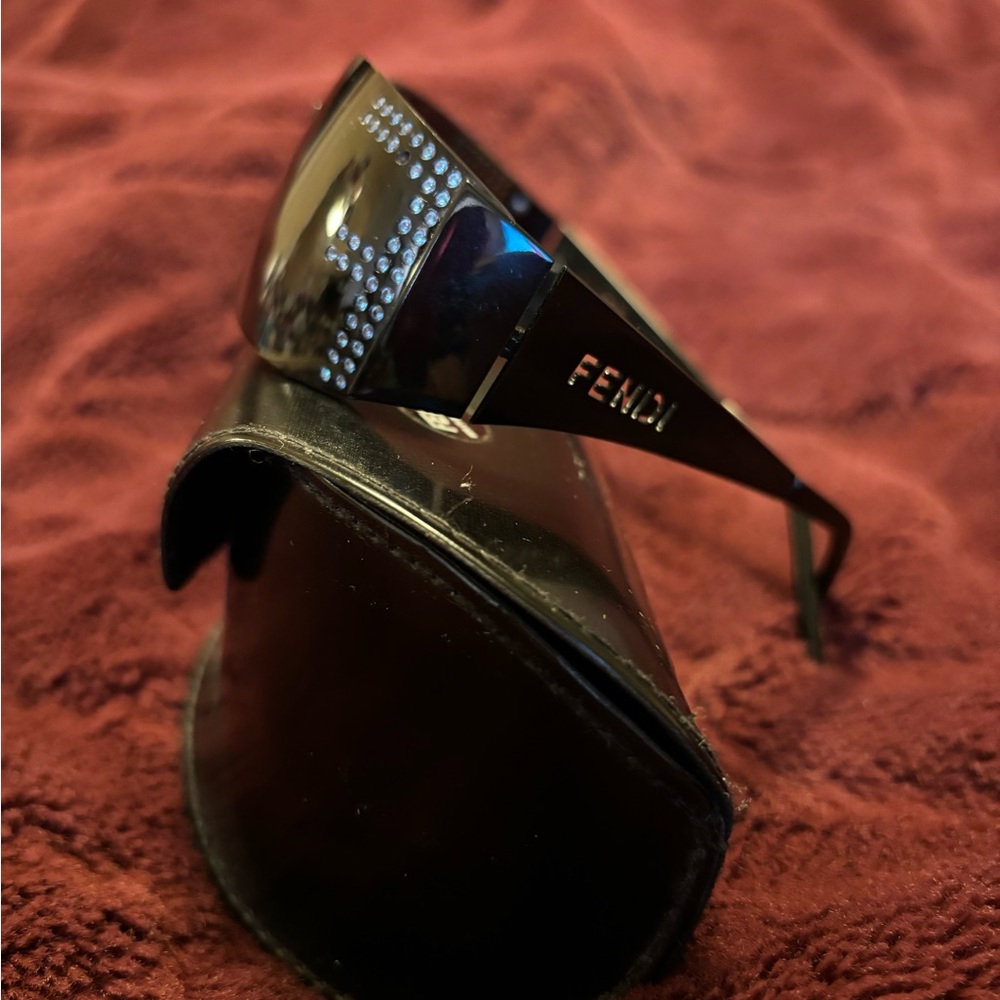 Fendi authentic Black Acetate FS315R
Crystal Embellished Rectangle
Sunglasses - Picture 8 of 12